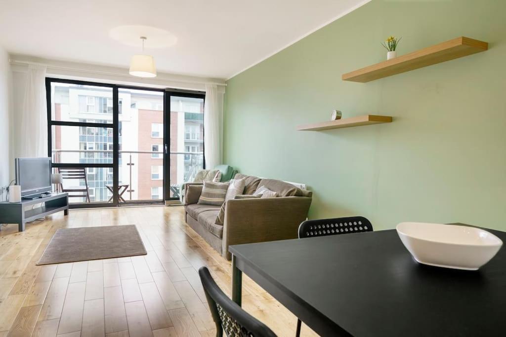 Stylish City Centre 2 Bedroom Apartment With Belfast Cityscape View Bagian luar foto