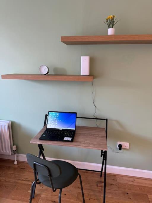 Stylish City Centre 2 Bedroom Apartment With Belfast Cityscape View Bagian luar foto
