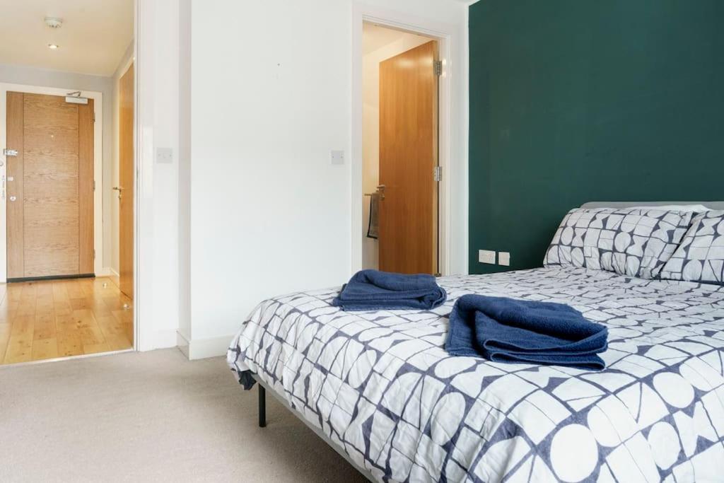 Stylish City Centre 2 Bedroom Apartment With Belfast Cityscape View Bagian luar foto